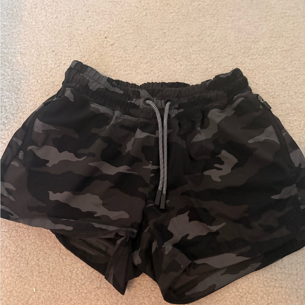 Athleta girl black camo shorts Size L